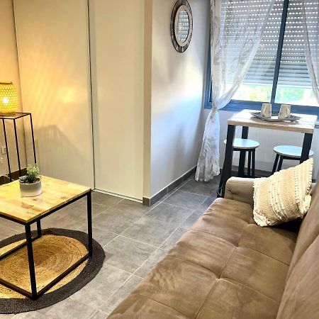 Appart Hotel Cozy Proche Centre, Parking Montbéliard Esterno foto